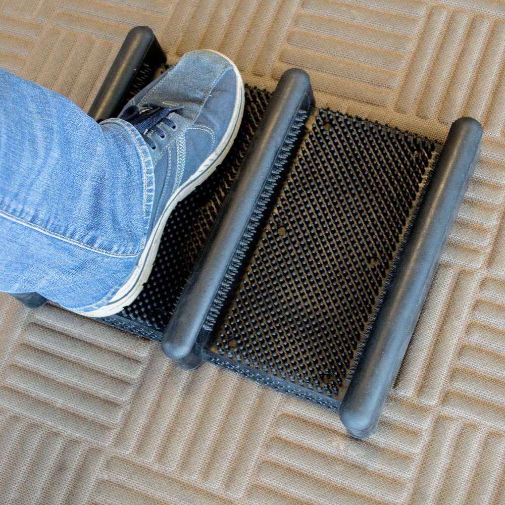 AmeriHome 15 in. x 12.5 in. Heavy-Duty Rubber Boot and Shoe Scrub Brush Mat