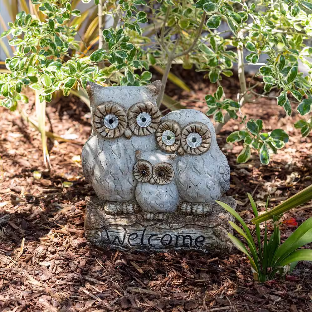 Alpine Corporation 16 in. Tall Outdoor Solar Powered Owl 
