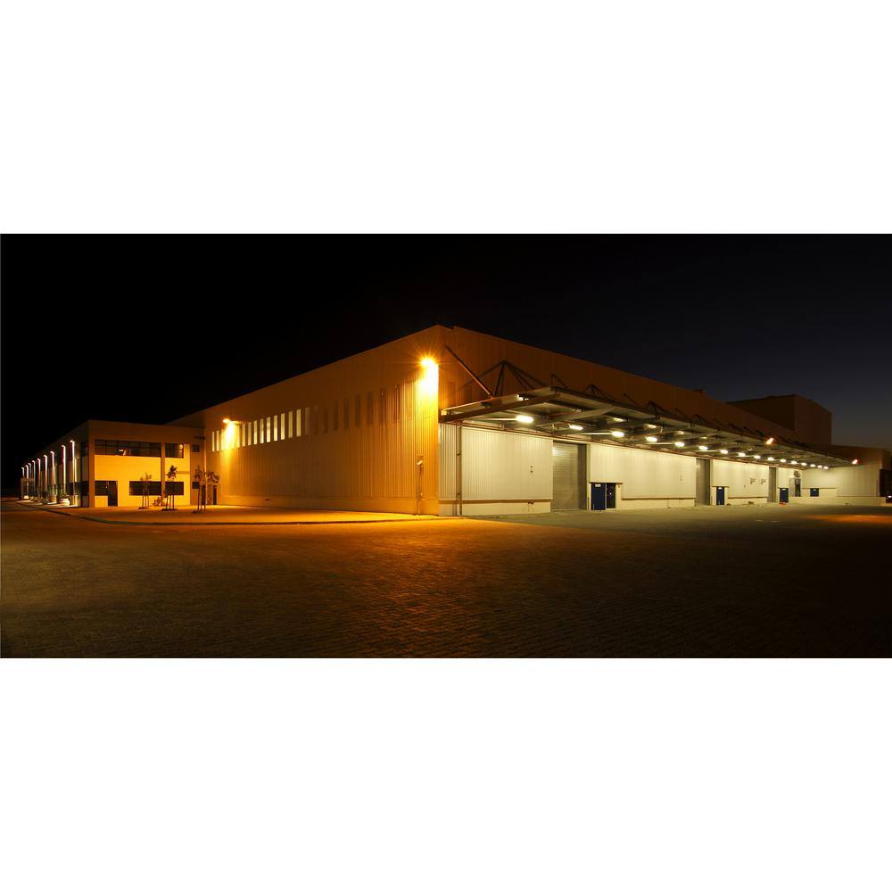 Halco Lighting Technologies 300-Watt Yoke Mount Line Voltage Bronze Outdoor Integrated LED Large Landscape Flood Light, Daylight